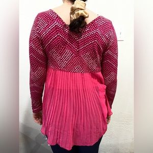 Abercrombie Pink Valentine’s Day Heart Patterned Long Sleeve Sheer Pleated Back